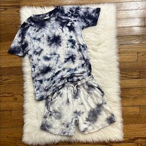 Cotton on shirt and shorts super soft